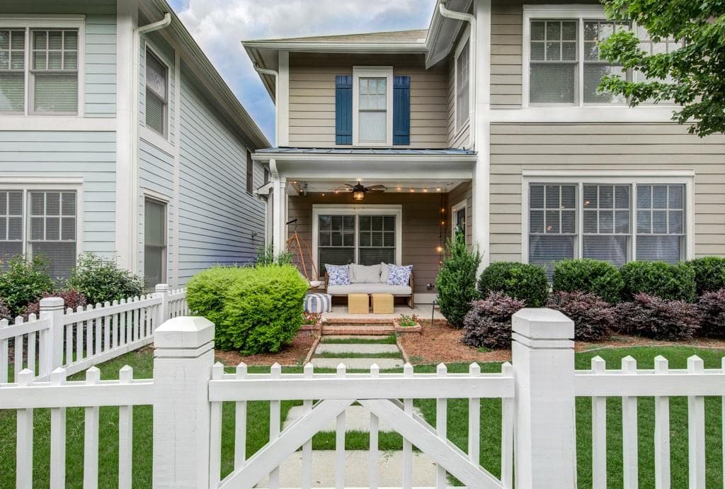 3 bedroom, 3 bathroom, 1,944 sq ft single family residence sold at 1358 Dupont Park, Atlanta, GA 30318