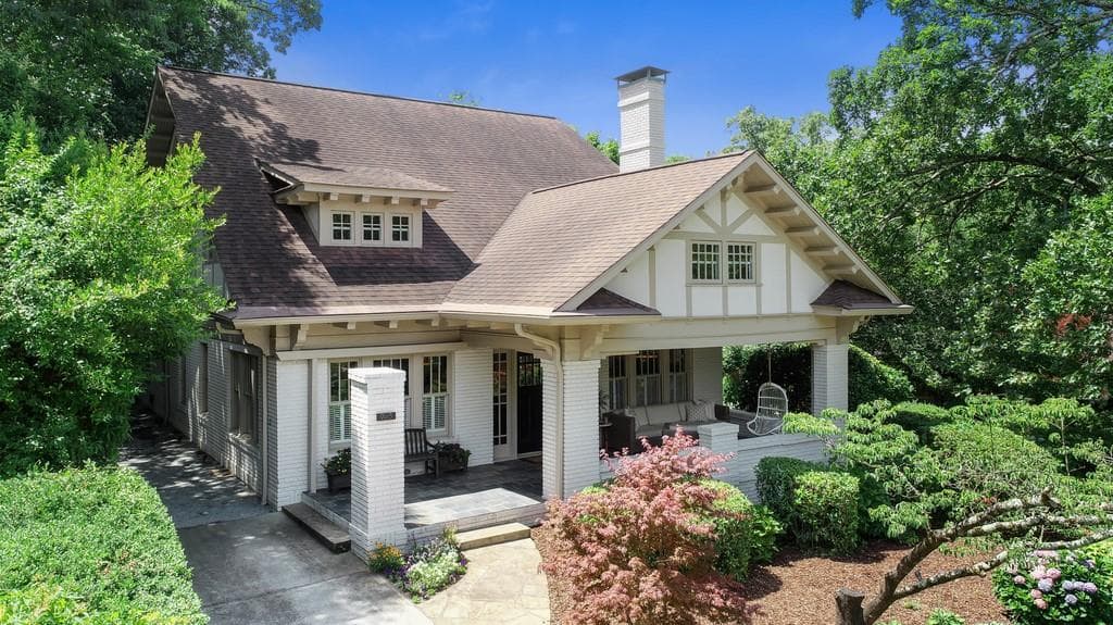 4 bedroom, 4 bathroom, 3,800 sq ft single family residence sold at 965 Ralph McGill Boulevard, Atlanta, GA 30306