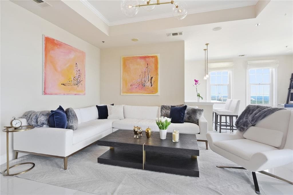 2 bedroom, 2 bathroom, 1,491 sq ft condominium sold at 325 E Paces Ferry Road 2005, Atlanta, GA 30305