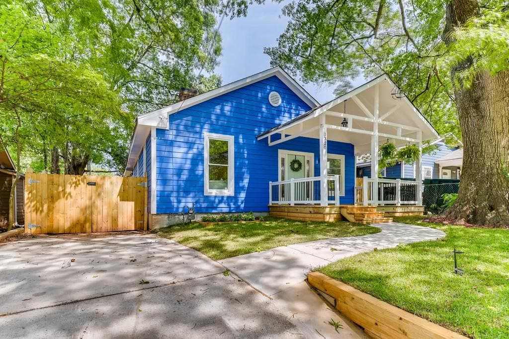 3 bedroom, 2 bathroom, 1,416 sq ft single family residence sold at 1320 Grant Street, Atlanta, GA 30315