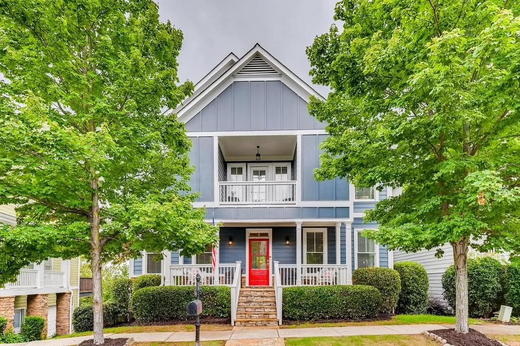 3 bedroom, 4 bathroom, 4,140 sq ft single family residence sold at 1732 Barfield Run, Atlanta, GA 30318