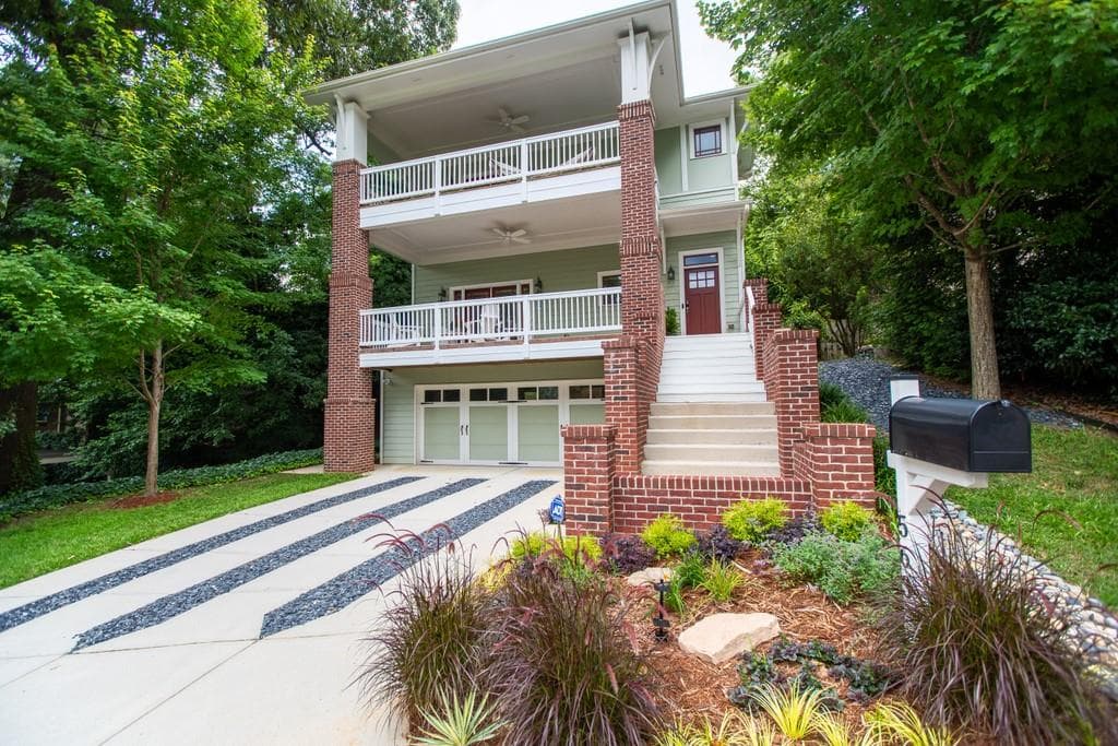 4 bedroom, 5 bathroom, 3,748 sq ft single family residence sold at 563 Woodall Avenue, Atlanta, GA 30306