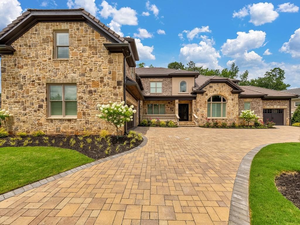 6 bedroom, 7 bathroom, 8,600 sq ft single family residence sold at 2833 Stone Hall Drive, Marietta, GA 30062