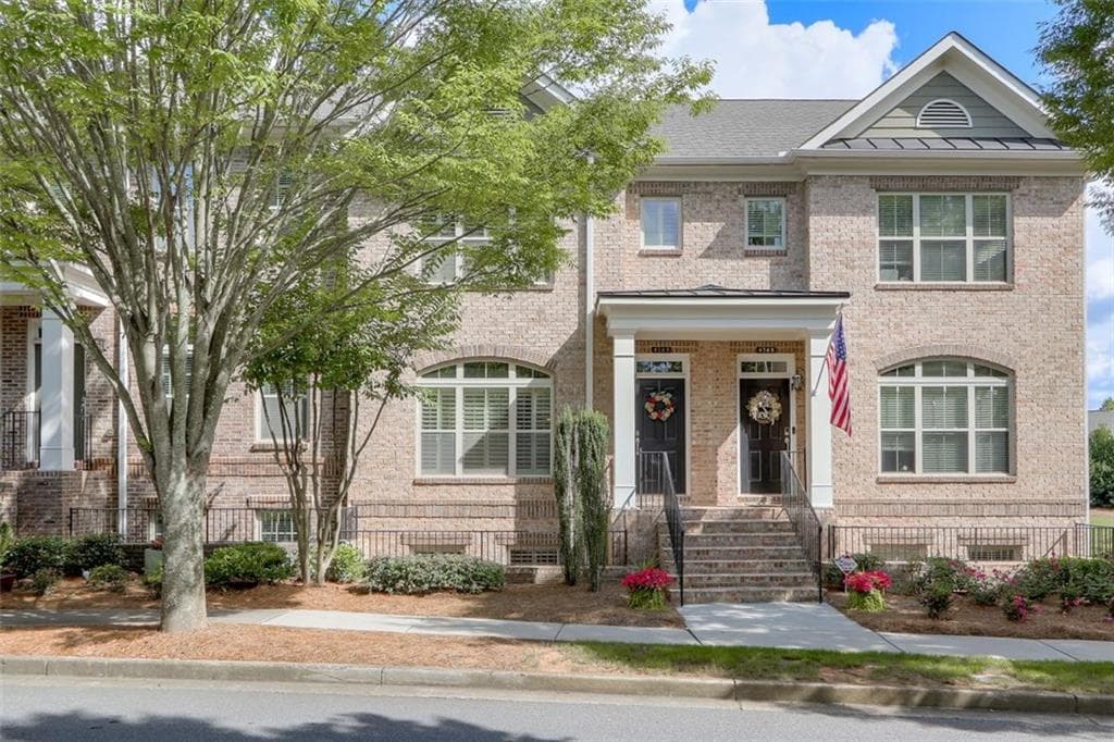 3 bedroom, 4 bathroom, 2,220 sq ft townhouse sold at 4246 Baverton Drive, Suwanee, GA 30024
