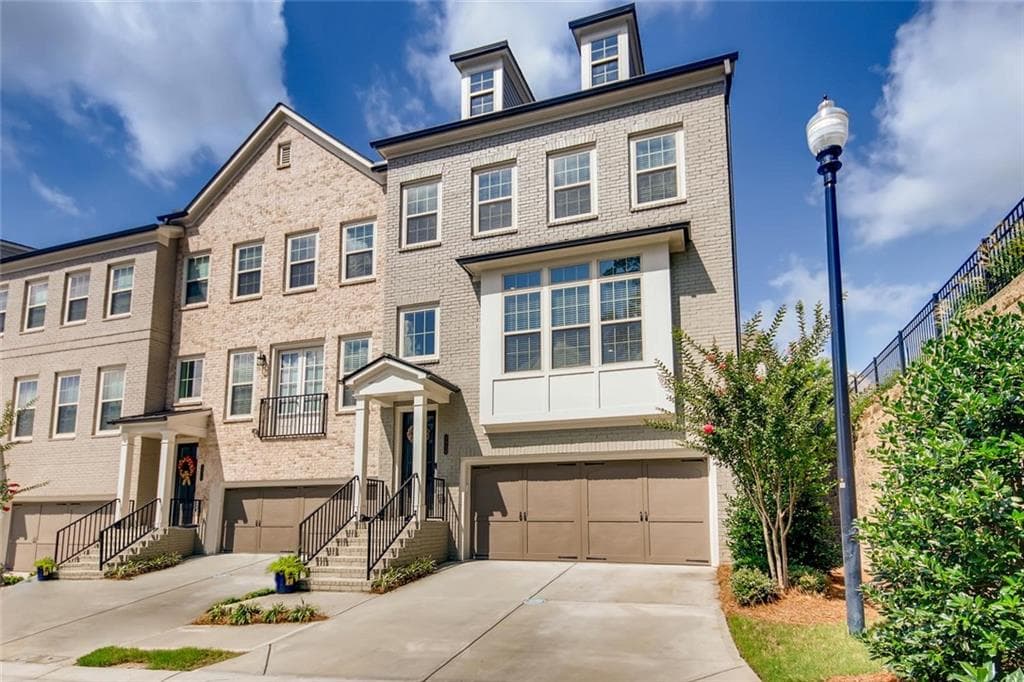 3 bedroom, 4 bathroom, 2,800 sq ft townhouse sold at 3602 Locklyn Lane, Smyrna, GA 30080