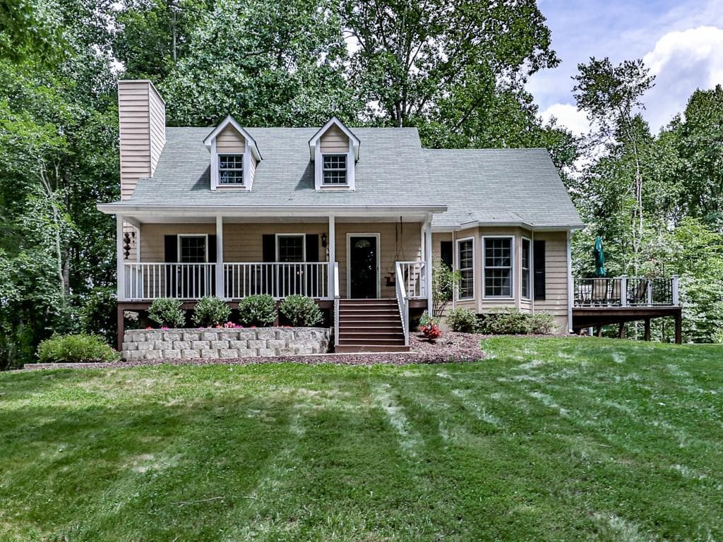 3 bedroom, 2 bathroom, 1,506 sq ft single family residence sold at 1300 Curtis Road, Canton, GA 30115
