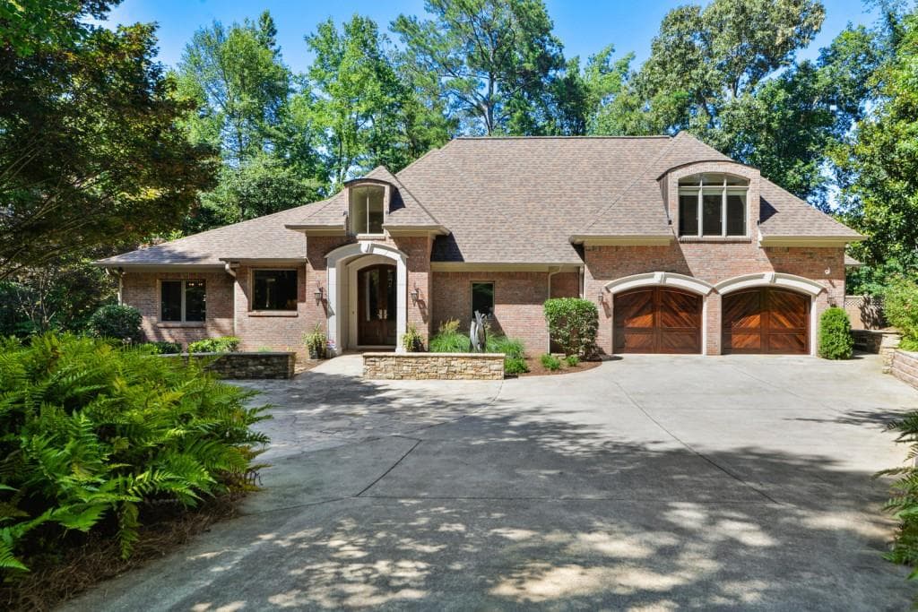 4 bedroom, 4 bathroom, 4,881 sq ft single family residence sold at 4480 Bishop Lake Road, Marietta, GA 30062