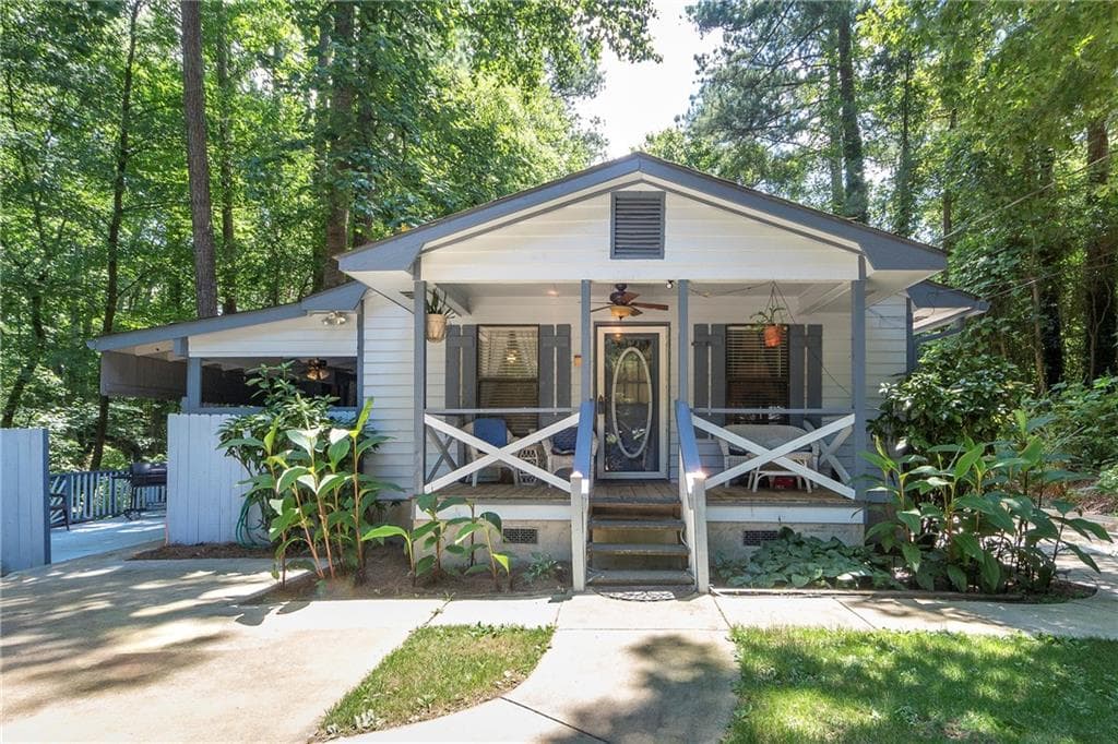 3 bedroom, 2 bathroom, 1,152 sq ft single family residence sold at 4481 Amy Road, Snellville, GA 30039