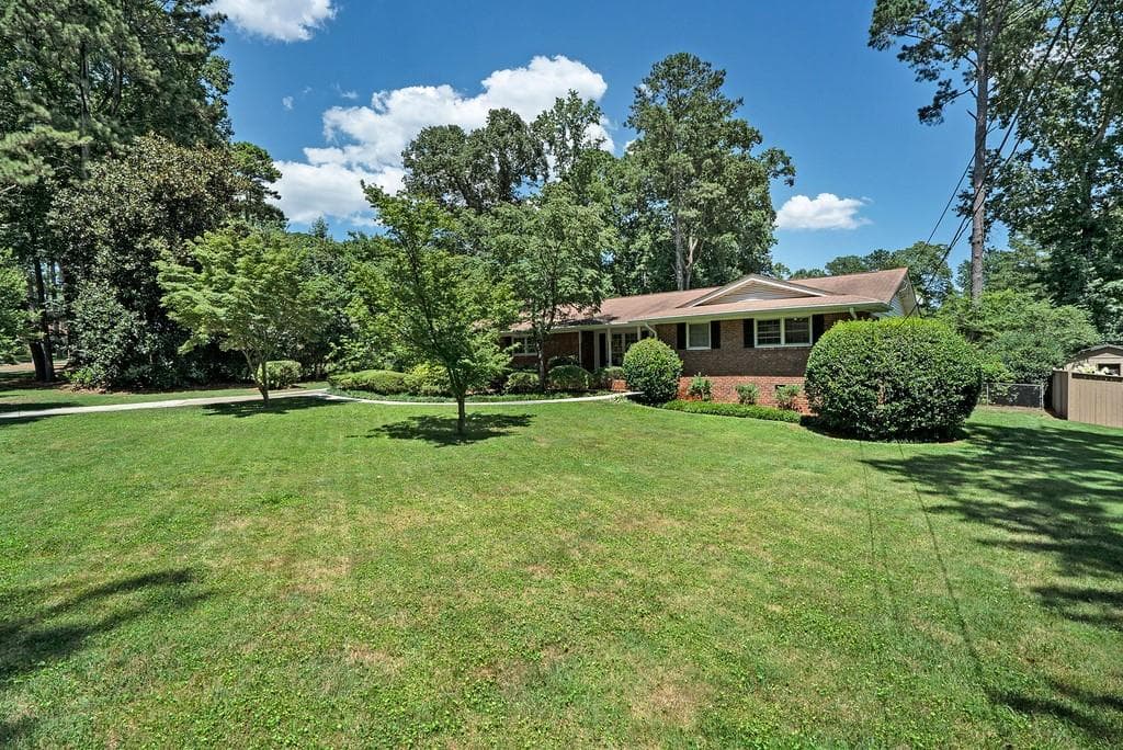 3 bedroom, 3 bathroom, 2,352 sq ft single family residence sold at 2927 Whitby Drive, Atlanta, GA 30340