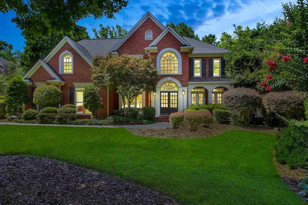 5 bedroom, 5 bathroom, 3,816 sq ft single family residence sold at 8480 High Hampton Chase, Alpharetta, GA 30022