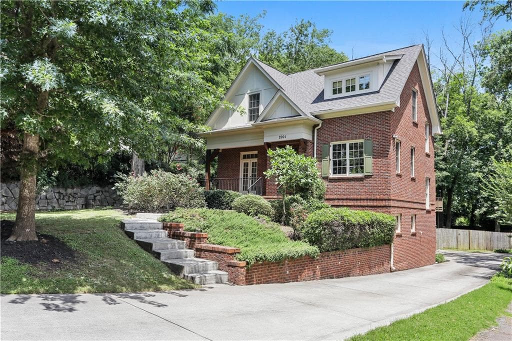 5 bedroom, 5 bathroom, 3,782 sq ft single family residence sold at 2001 Wellbourne Drive, Atlanta, GA 30324