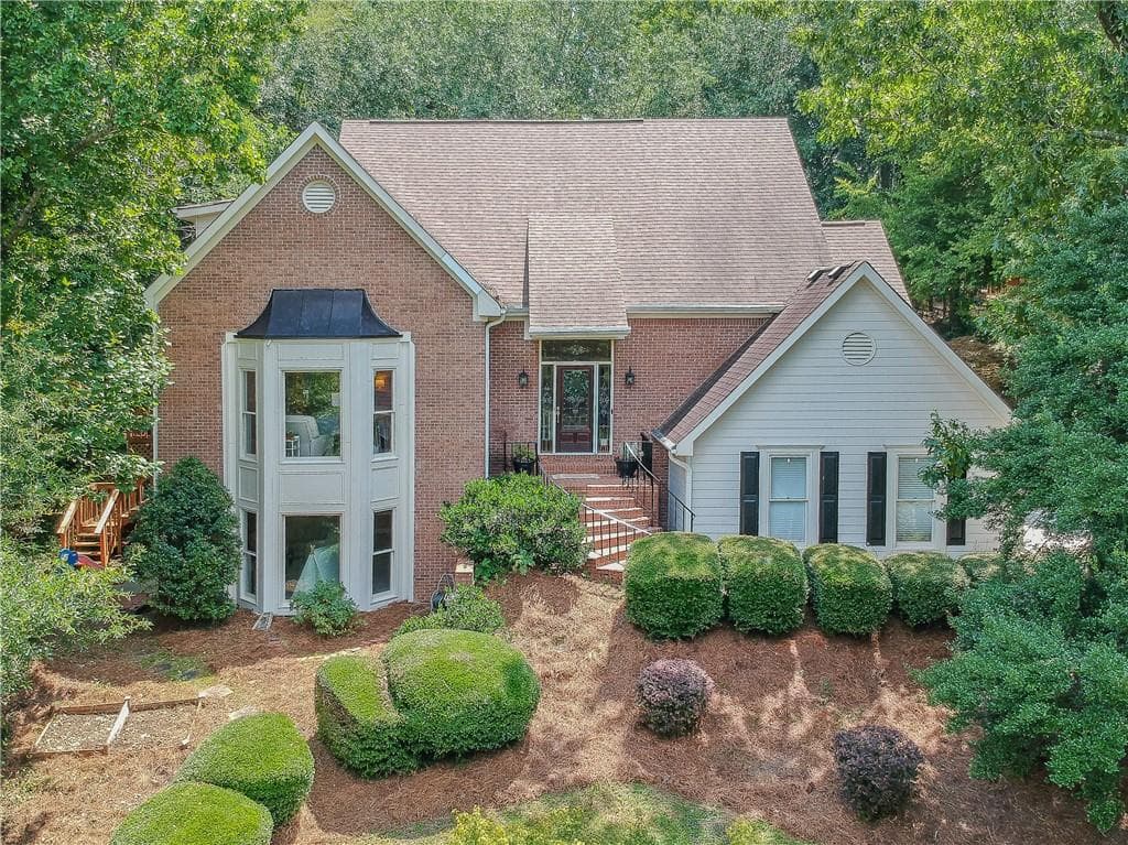 5 bedroom, 4 bathroom, 2,925 sq ft single family residence sold at 98 Skyland Drive, Roswell, GA 30075