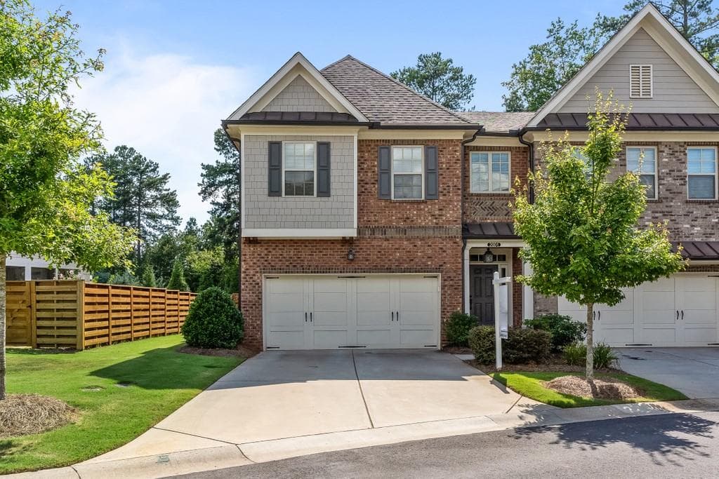 3 bedroom, 3 bathroom, 1,826 sq ft townhouse sold at 2001 Towneship Trail, Roswell, GA 30075