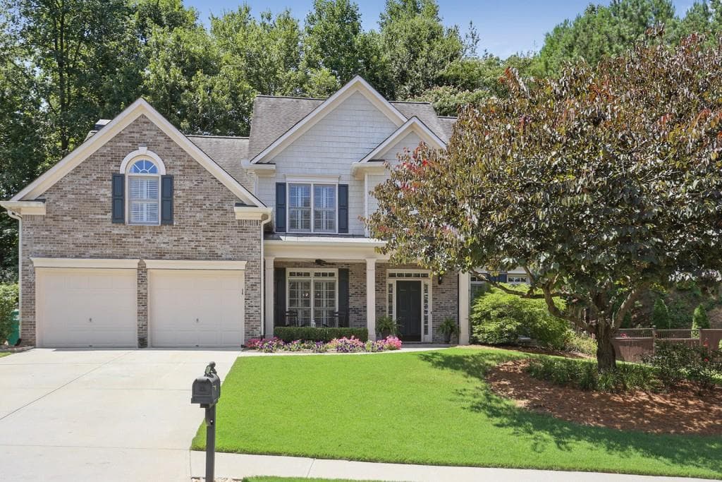 5 bedroom, 3 bathroom, 3,042 sq ft single family residence sold at 1081 Queensgate Drive, Smyrna, GA 30082