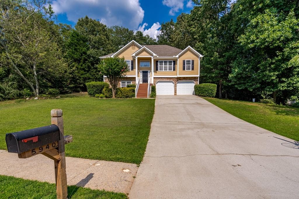 4 bedroom, 3 bathroom, 2,539 sq ft single family residence sold at 5940 Seven Oaks Drive, Powder Springs, GA 30127