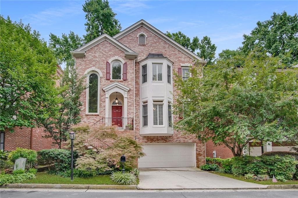 3 bedroom, 4 bathroom, 3,042 sq ft single family residence sold at 1133 Ashton Bluff Drive, Brookhaven, GA 30319