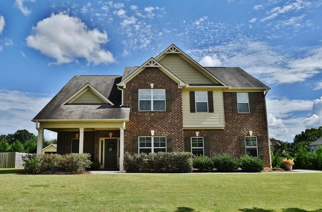5 bedroom, 3 bathroom, 2,960 sq ft single family residence sold at 200 Jefferson Boulevard, Jefferson, GA 30549