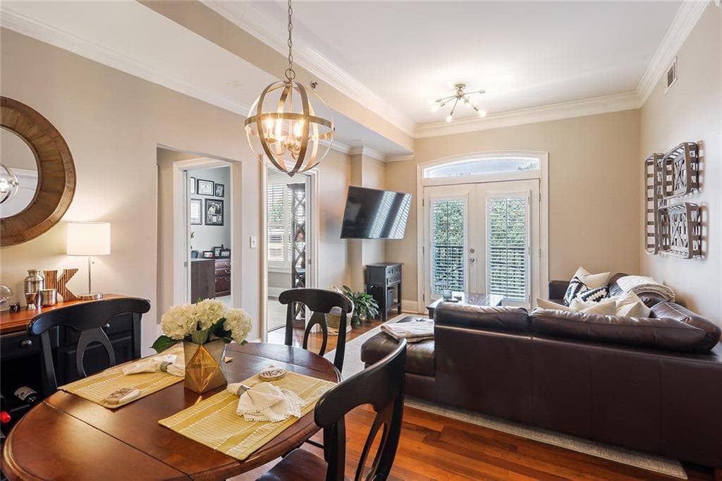 1 bedroom, 2 bathroom, 930 sq ft condominium sold at 2255 Peachtree Road 722, Atlanta, GA 30309