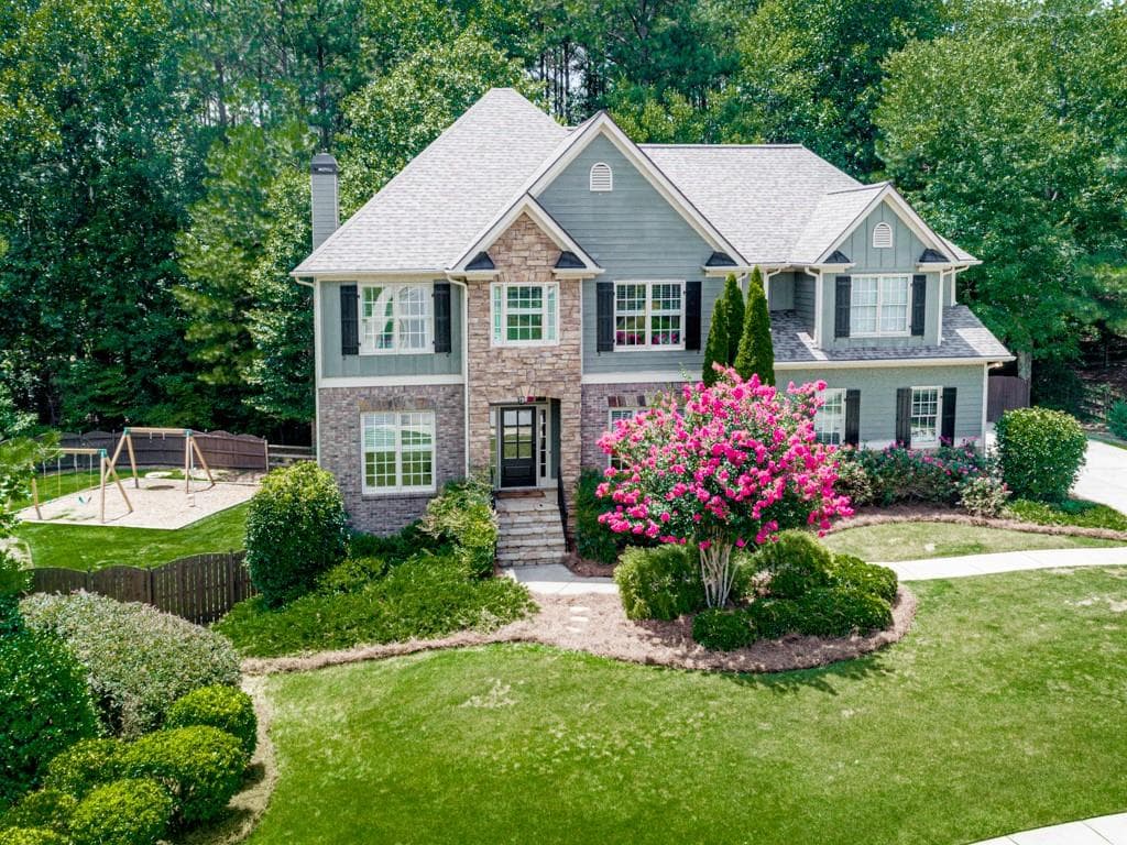 6 bedroom, 5 bathroom, 4,071 sq ft single family residence sold at 83 Shadowmist Court, Acworth, GA 30101