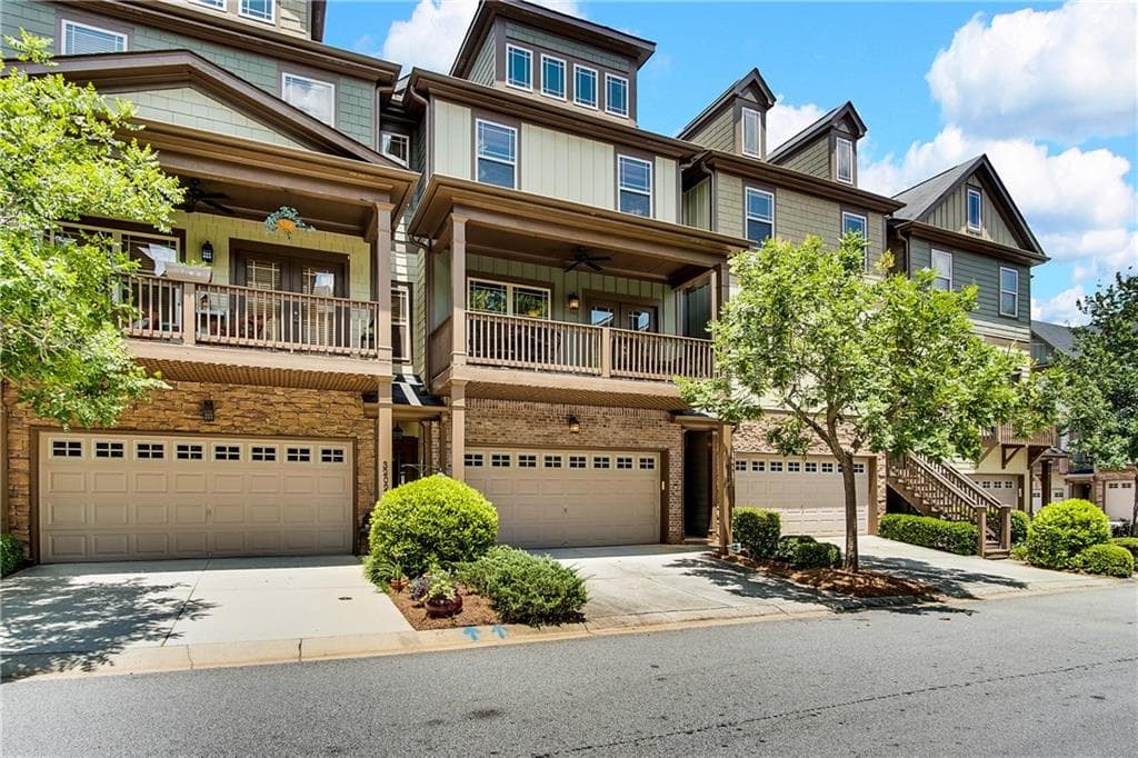 3 bedroom, 4 bathroom, 2,259 sq ft townhouse sold at 3204 Saute Way, Decatur, GA 30032