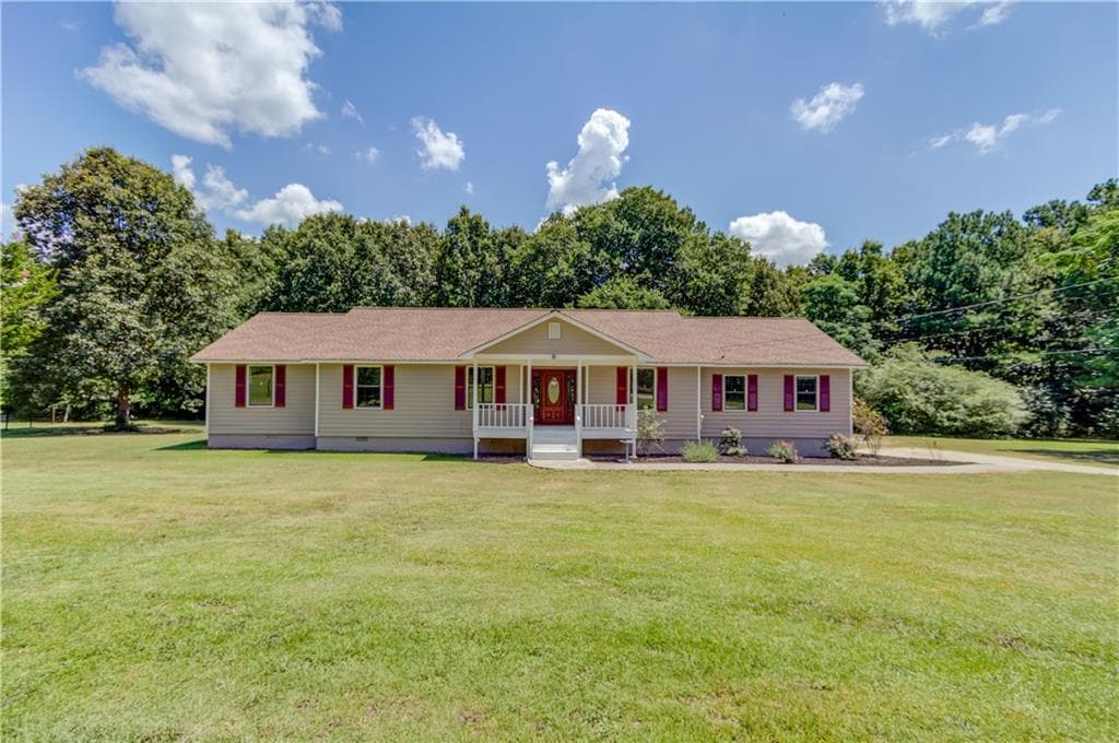 4 bedroom, 2 bathroom, 1,775 sq ft single family residence sold at 900 Stone Lea Trace, Oxford, GA 30054