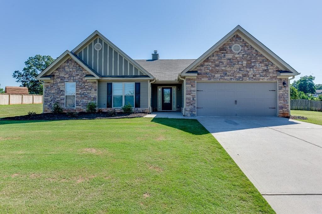 4 bedroom, 2 bathroom, 2,292 sq ft single family residence sold at 637 High Meadow Drive, Jefferson, GA 30549