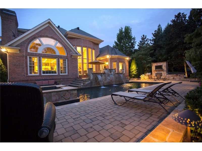 6 bedroom, 6,680 sq ft single family residence sold at 1017 Cherbury Lane, Alpharetta, GA 30022