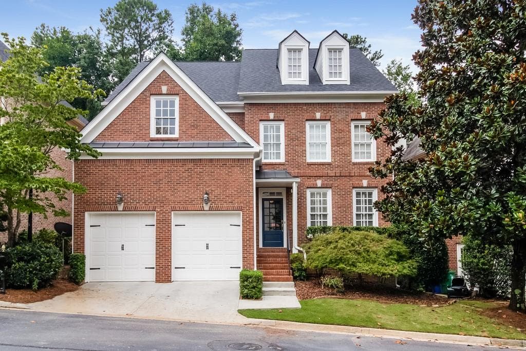 4 bedroom, 4 bathroom, 4,007 sq ft single family residence sold at 2556 Haberfield Court, Brookhaven, GA 30319