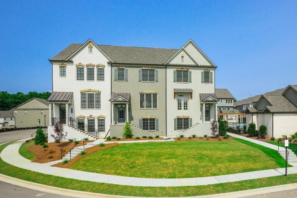 4 bedroom, 4 bathroom, 2,538 sq ft townhouse sold at 1923 Skyfall Circle, Brookhaven, GA 30319