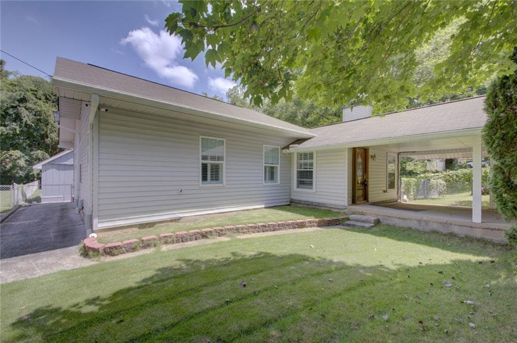 2 bedroom, 2 bathroom, 1,486 sq ft single family residence sold at 1631 Laurel Avenue, Atlanta, GA 30318