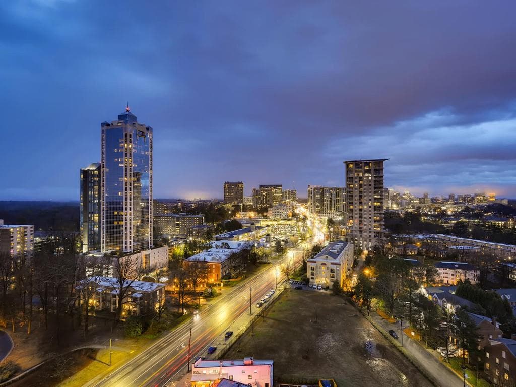 2 bedroom, 3 bathroom, 1,680 sq ft condominium sold at 2795 PEACHTREE Road 1709, Atlanta, GA 30305
