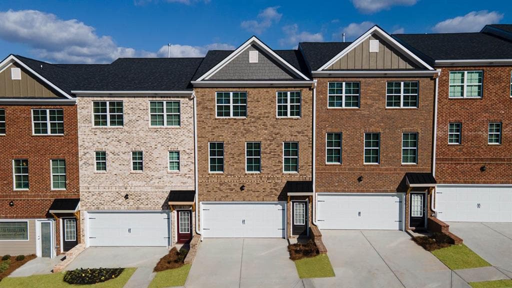 3 bedroom, 4 bathroom, 2,352 sq ft townhouse sold at 2046 Post Grove Road 39, Snellville, GA 30078