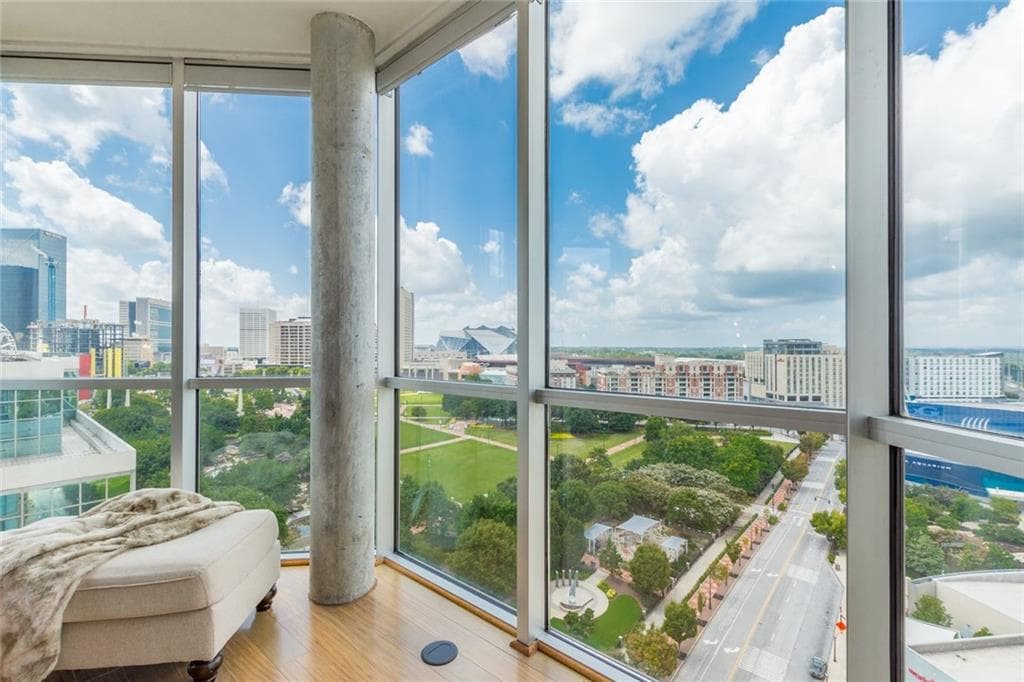 2 bedroom, 2 bathroom, 1,701 sq ft condominium sold at 285 Centennial Olympic Pk Drive 1701, Atlanta, GA 30313