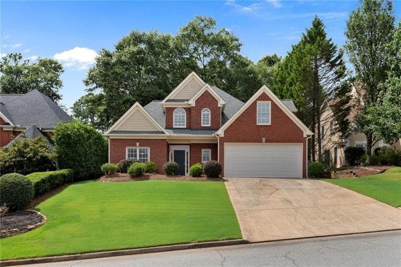 4 bedroom, 3 bathroom, 3,368 sq ft single family residence sold at 1015 Cresta Court, Roswell, GA 30075