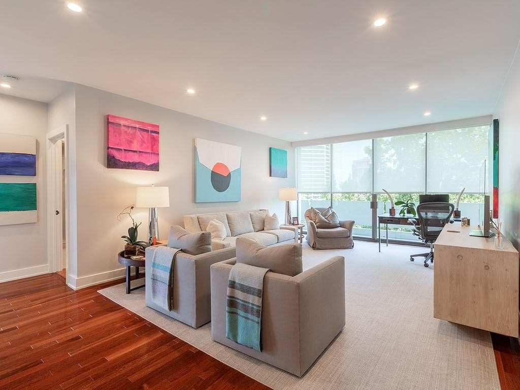 1 bedroom, 2 bathroom, 1,244 sq ft condominium sold at 2575 Peachtree Road 11D, Atlanta, GA 30305