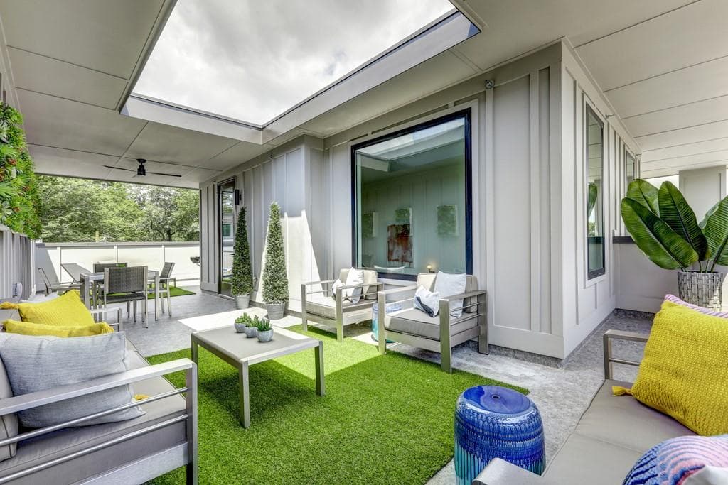 3 bedroom, 4 bathroom, 2,731 sq ft townhouse sold at 550 N Highland Avenue 5, Atlanta, GA 30307
