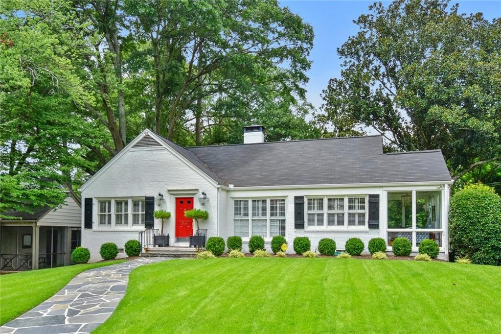 3 bedroom, 3 bathroom, 2,682 sq ft single family residence sold at 833 Kipling Drive, Atlanta, GA 30318
