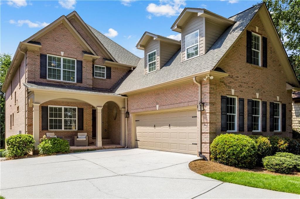 6 bedroom, 3 bathroom, 3,918 sq ft single family residence sold at 3178 Silver Lake Drive, Brookhaven, GA 30319