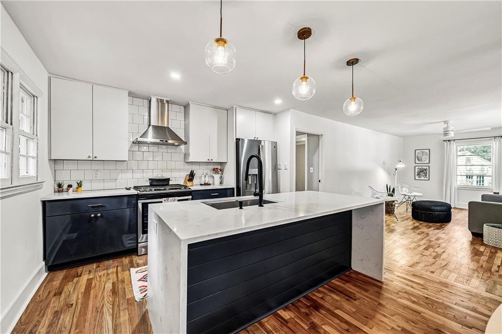 3 bedroom, 2 bathroom, 1,324 sq ft single family residence sold at 1790 Defoor Avenue, Atlanta, GA 30318