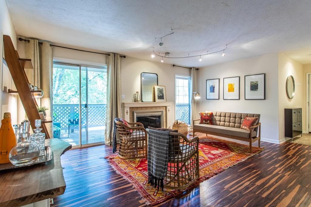 2 bedroom, 1 bathroom, 1,142 sq ft condominium sold at 1305 Weatherstone Way, Atlanta, GA 30324