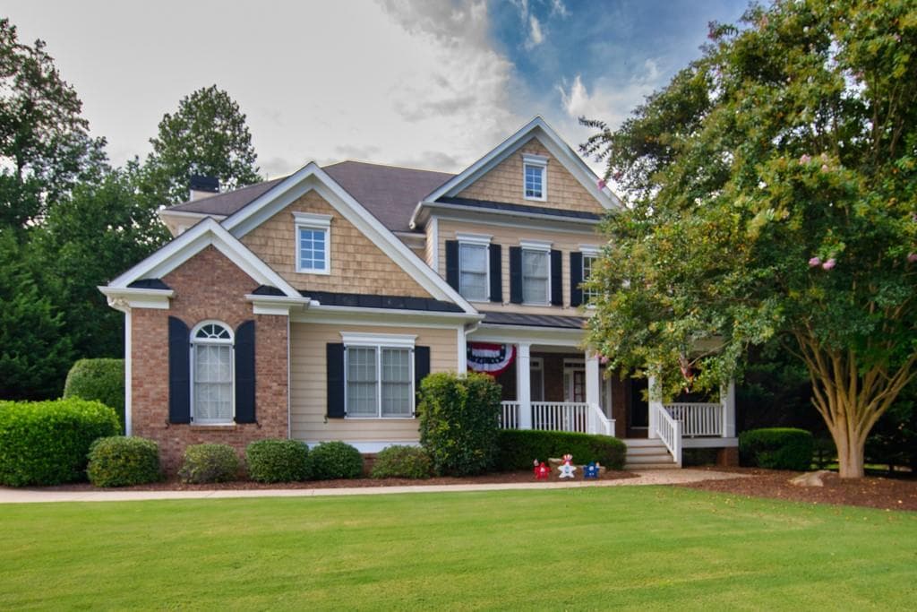 6 bedroom, 6 bathroom, 4,117 sq ft single family residence sold at 8940 Forest Path Drive, Gainesville, GA 30506