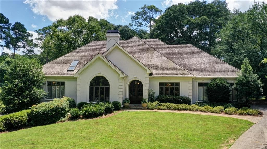 6 bedroom, 8 bathroom, 9,096 sq ft single family residence sold at 2945 Nancy Creek Road, Atlanta, GA 30327