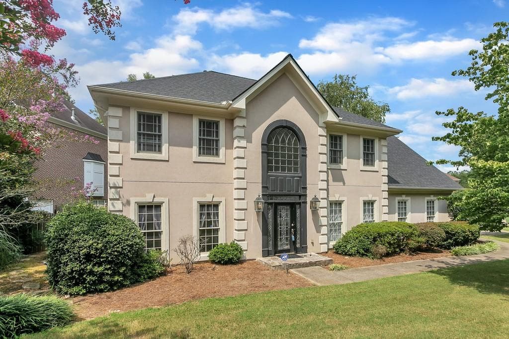 4 bedroom, 3 bathroom, 3,206 sq ft single family residence sold at 400 Gatehouse Court, Alpharetta, GA 30009