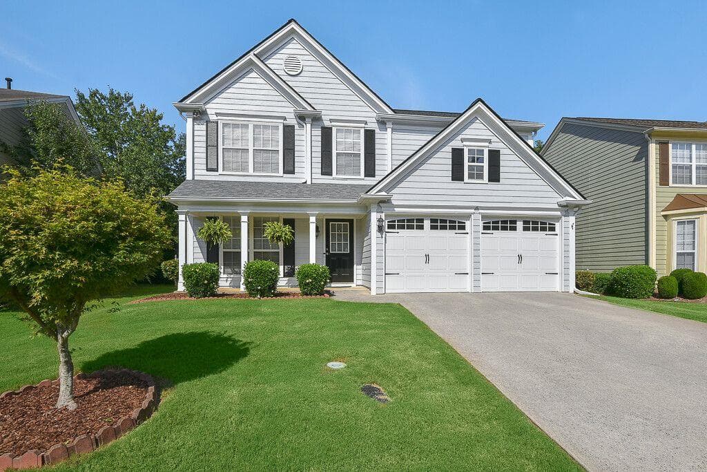3 bedroom, 3 bathroom, 1,862 sq ft single family residence sold at 566 LULLINGSTONE Drive, Marietta, GA 30067