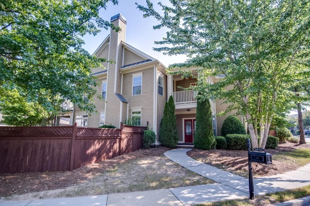 3 bedroom, 4 bathroom, 2,748 sq ft single family residence sold at 4533 Wilkerson Place, Smyrna, GA 30082
