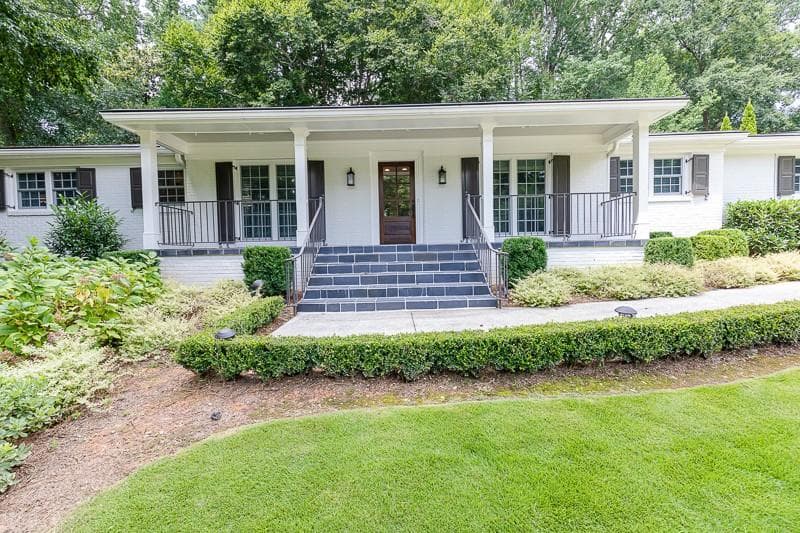4 bedroom, 4 bathroom, 2,513 sq ft single family residence sold at 3535 Old Ivy Lane, Atlanta, GA 30342