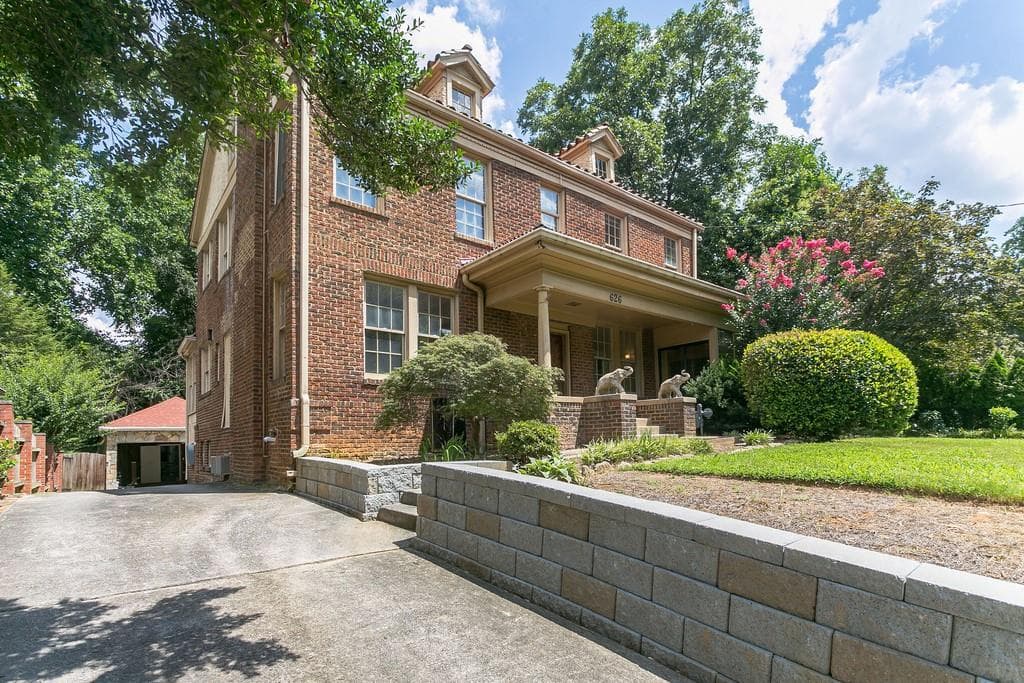 5 bedroom, 4 bathroom, 2,707 sq ft single family residence sold at 626 E Morningside Drive, Atlanta, GA 30324