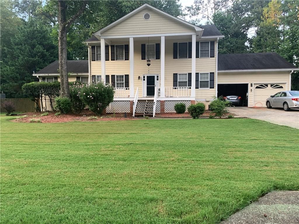 6 bedroom, 5 bathroom, 3,206 sq ft single family residence sold at 1561 Boxwood Trace, Acworth, GA 30102