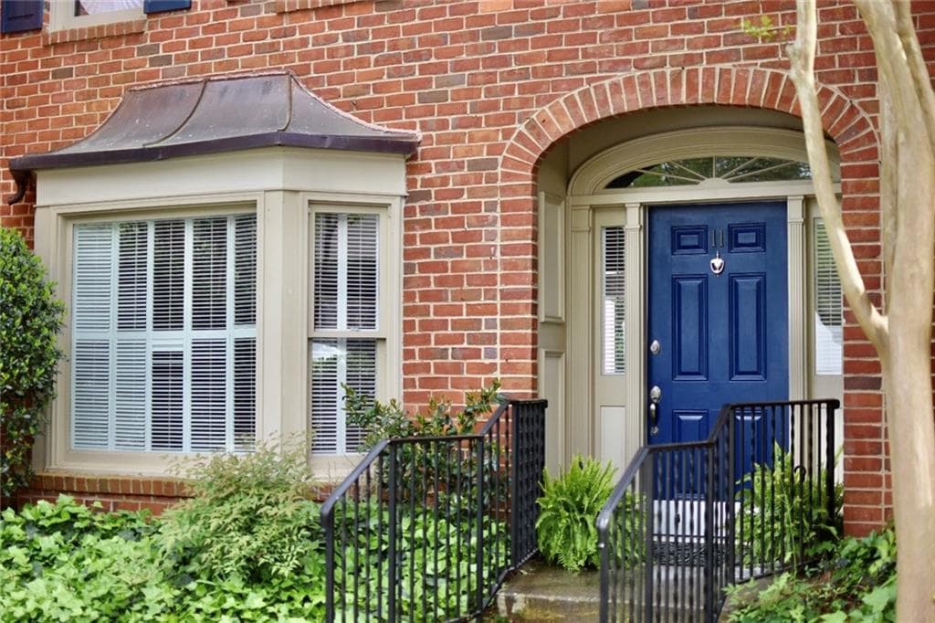 3 bedroom, 3 bathroom, 1,583 sq ft townhouse sold at 11 Plantation Drive 11, Atlanta, GA 30324