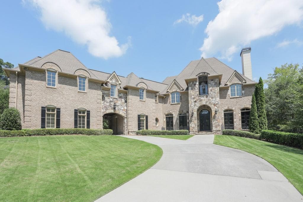 7 bedroom, 10 bathroom, 11,872 sq ft single family residence sold at 453 Londonberry Road, Atlanta, GA 30327